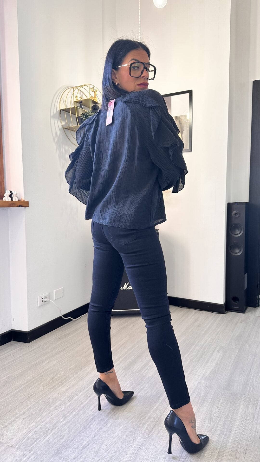 CAMICIA VOLANT E FIOCCO NERA