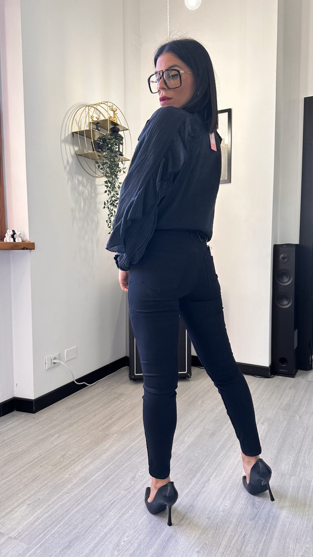 CAMICIA VOLANT E FIOCCO NERA