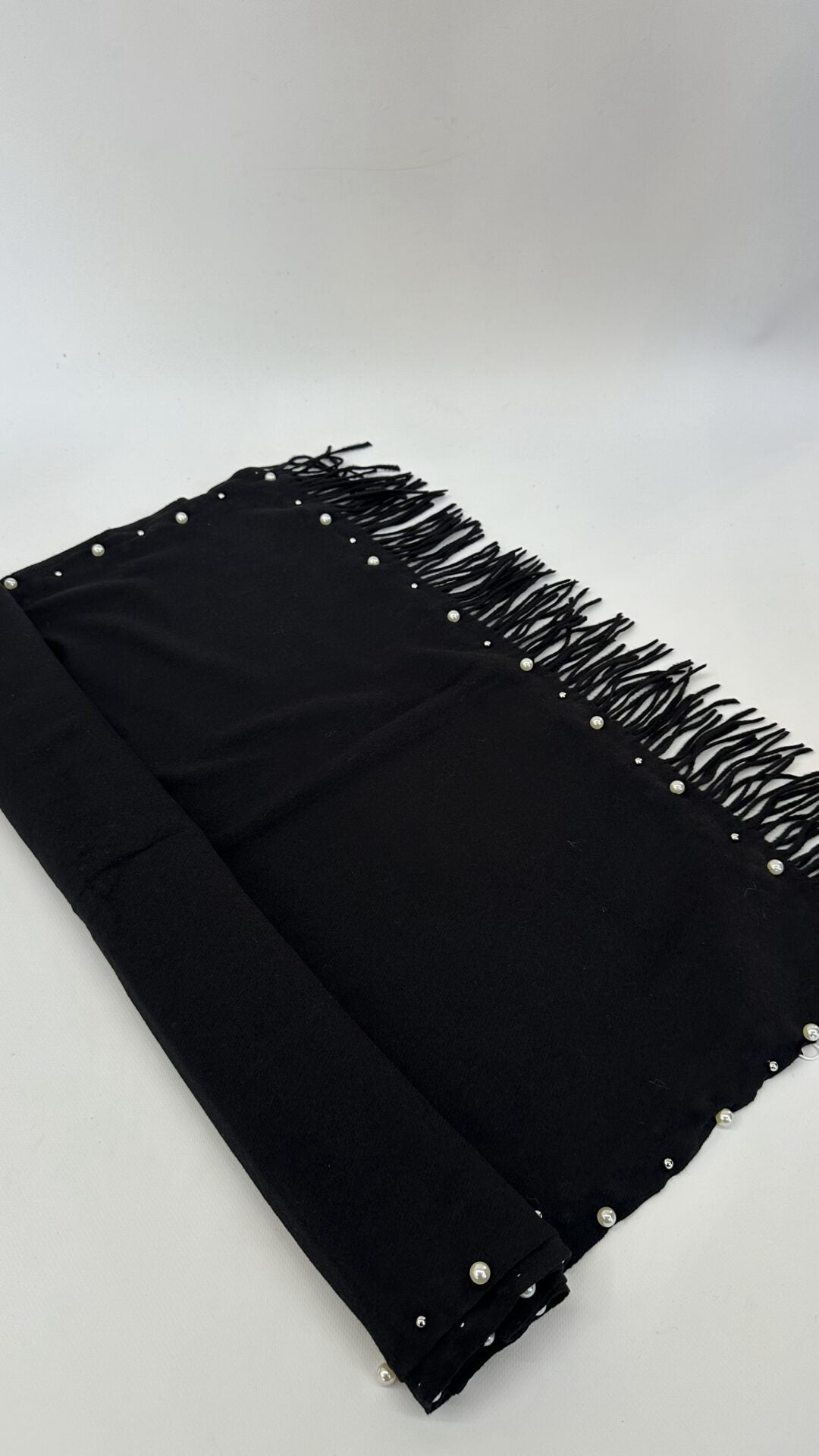 SCIARPA CON PERLE NERA