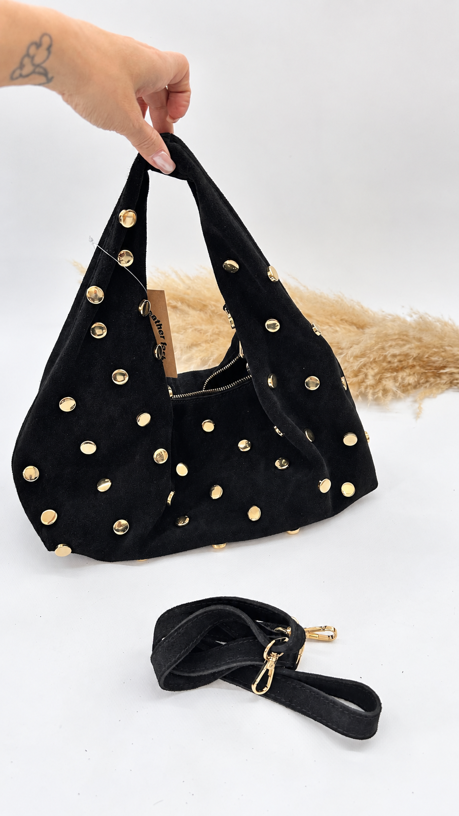 BORSA SCAMOSCIATA CON BORCHIE NERA